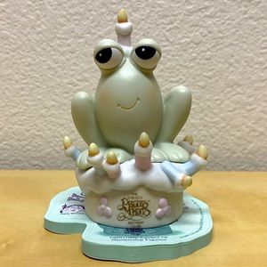 🐸🎂 Precious Moments “Hoppy Birthday” Frog on a Birthday Cake Figure & Notepad